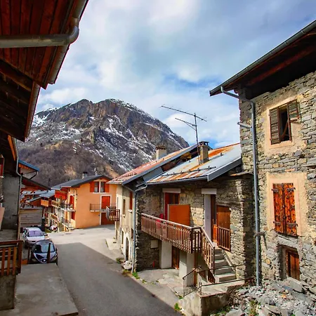 Mariejo, Sauna Et Charme Alpin Saint-Marcel (Savoie)